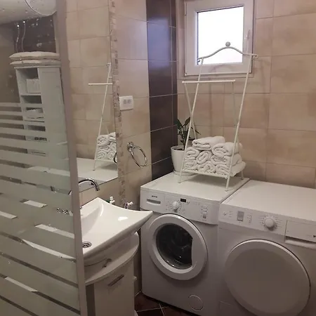 Kuca Zelenika * بودغوريتْسا